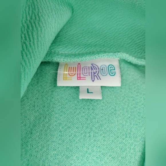 Lula roe cassie - Picture 2 of 3